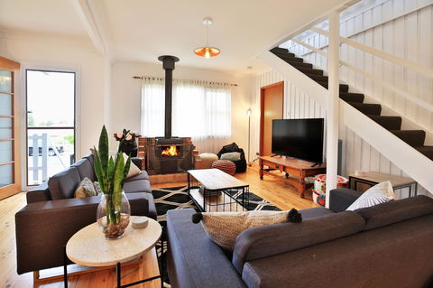 Hudson Bay @ Basin View-Pet Friendly-15 Mins To Hyams Beach - Accommodation Rockhampton 0