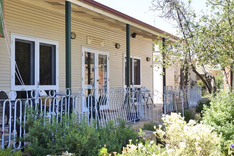 The Fruiterer's - Accommodation Rockhampton 4