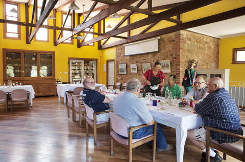 The Fruiterer's - Accommodation Rockhampton 11