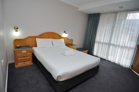 Hilton Beachfront Motel - Accommodation Rockhampton 24