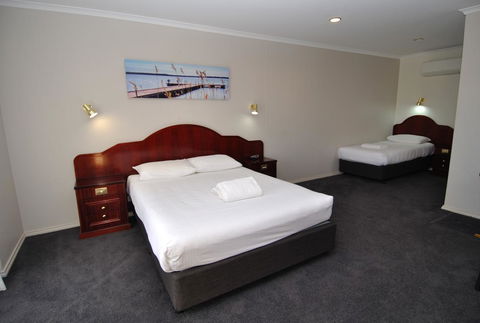 Hilton Beachfront Motel - Accommodation Rockhampton 41