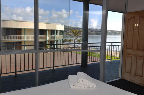 Hilton Beachfront Motel - Accommodation Rockhampton 0