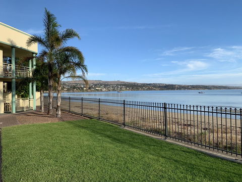 Hilton Beachfront Motel - Accommodation Rockhampton 4