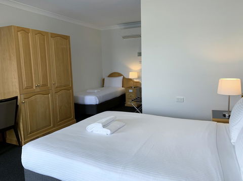 Hilton Beachfront Motel - Accommodation Rockhampton 11