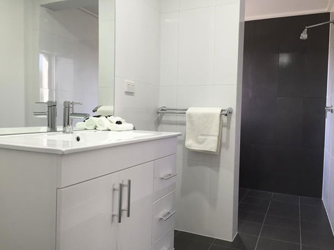 Hilton Beachfront Motel - Accommodation Rockhampton 37