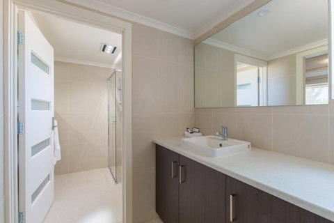 Mick O\'Sheas - Accommodation Rockhampton 28