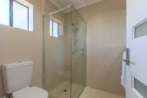 Mick O\'Sheas - Accommodation Rockhampton 24