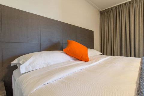 Mick O\'Sheas - Accommodation Rockhampton 30