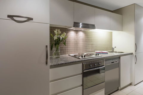 Apartments @ 16 Holdfast - Accommodation Rockhampton 7
