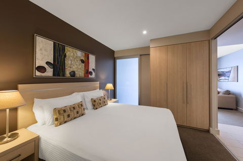 Apartments @ 16 Holdfast - Accommodation Rockhampton 10