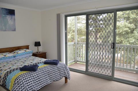 Townhouse On The Marina - Accommodation Rockhampton 15