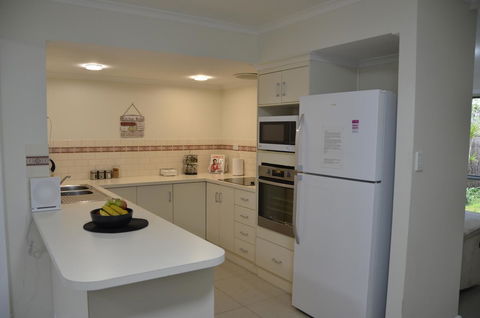 Townhouse On The Marina - Accommodation Rockhampton 20