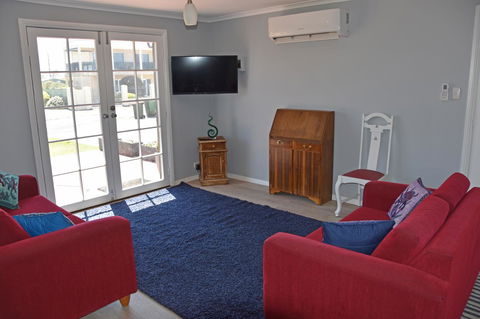 Beach Life Retreat - Accommodation Rockhampton 3