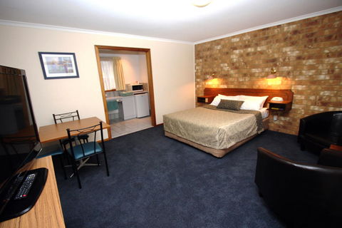 Clare Central - Accommodation Rockhampton 16