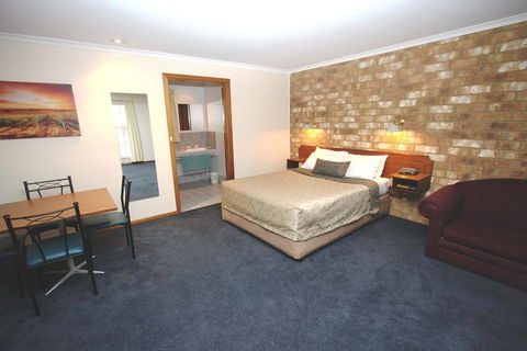Clare Central - Accommodation Rockhampton 22