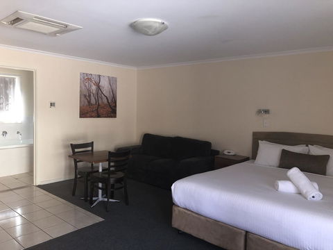Clare Central - Accommodation Rockhampton 4