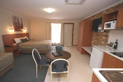 Clare Central - Accommodation Rockhampton 38