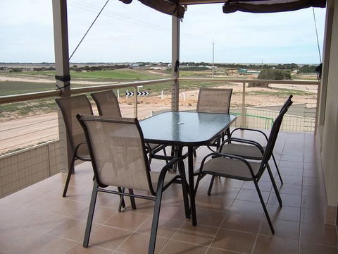 Relax On Par - Accommodation Rockhampton 11