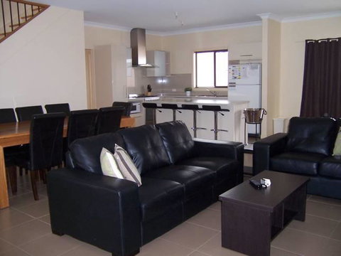 Relax On Par - Accommodation Rockhampton 8