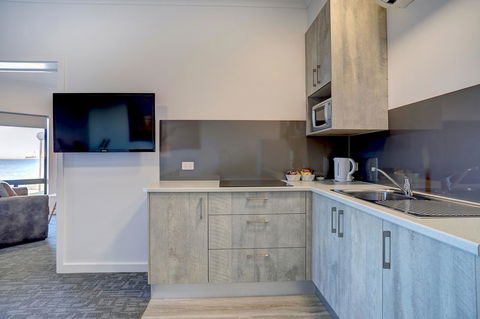 Limani Motel - Accommodation Rockhampton 1