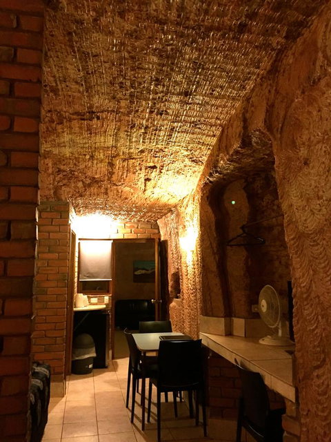 The Lookout Cave Underground Motel - Accommodation Rockhampton 19