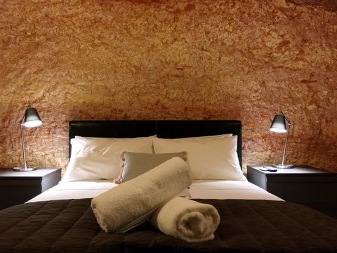 The Lookout Cave Underground Motel - Accommodation Rockhampton 9