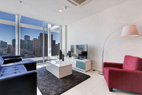 Light And Spacious, Stunning Views Of Adelaide - Accommodation Rockhampton 0