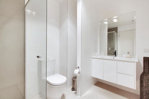 Light And Spacious, Stunning Views Of Adelaide - Accommodation Rockhampton 9
