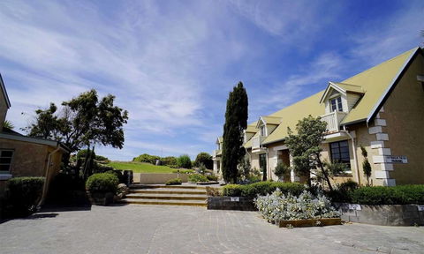 Caledonian Inn - Accommodation Rockhampton 0