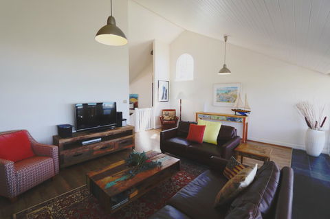 Caledonian Inn - Accommodation Rockhampton 7