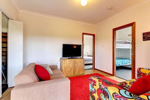 SeaWatch-Sea Views - Accommodation Rockhampton 4