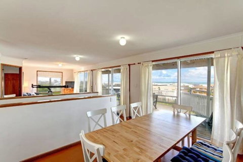 SeaWatch-Sea Views - Accommodation Rockhampton 10