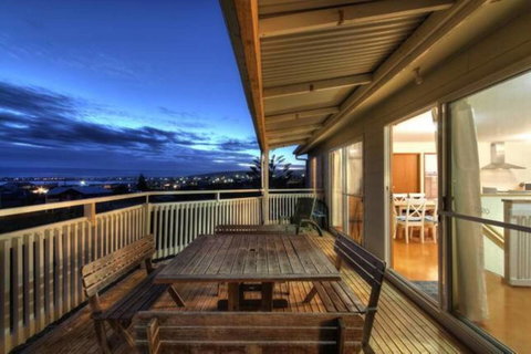 SeaWatch-Sea Views - Accommodation Rockhampton 7