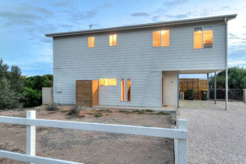 SeaWatch-Sea Views - Accommodation Rockhampton 9