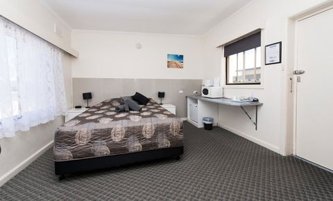 Blue Lake Motel - Accommodation Rockhampton 4