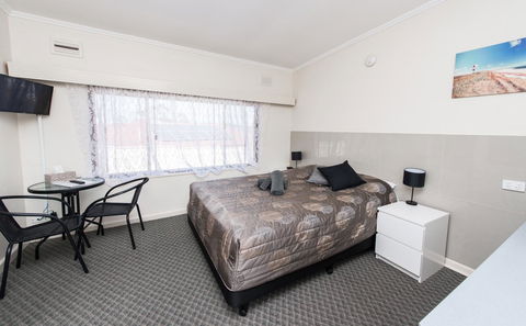 Blue Lake Motel - Accommodation Rockhampton 7