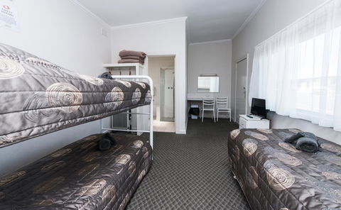 Blue Lake Motel - Accommodation Rockhampton 9