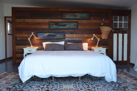 Of Stone & Wood Guesthouse - Accommodation Rockhampton 11