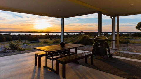 Southern Ocean Lookout - Accommodation Rockhampton 12