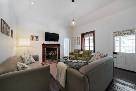 Jacobs Estate Cottage - Accommodation Rockhampton 4