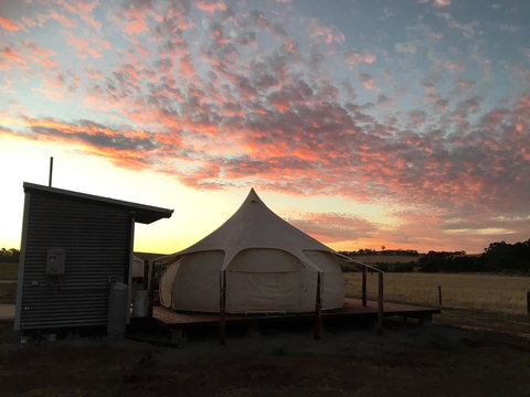 Bukirk Glamping & Fancy Coops - Accommodation Rockhampton 24
