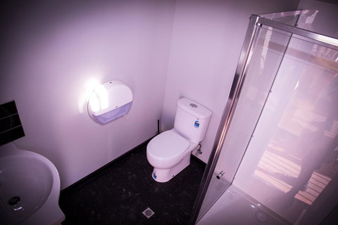 Bukirk Glamping & Fancy Coops - Accommodation Rockhampton 29