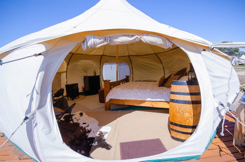 Bukirk Glamping & Fancy Coops - Accommodation Rockhampton 10