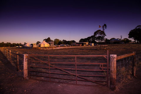 Bukirk Glamping & Fancy Coops - Accommodation Rockhampton 33