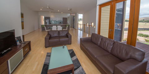 South Shores Yellowfin Villa 96 - South Shores Normanville - Accommodation Rockhampton 1