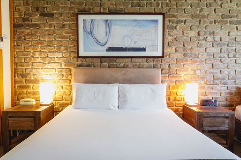 The Lodge By Manna - Accommodation Rockhampton 7