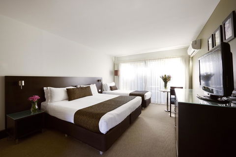 Station Motel - Accommodation Rockhampton 0