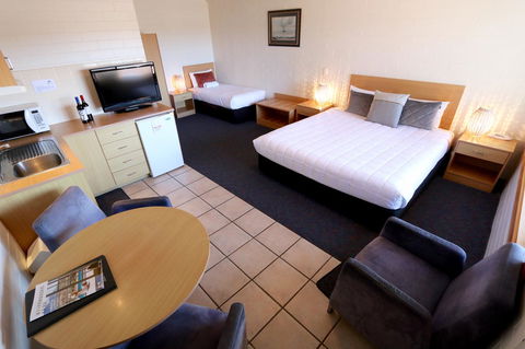 Harbour View Motel - Accommodation Rockhampton 24