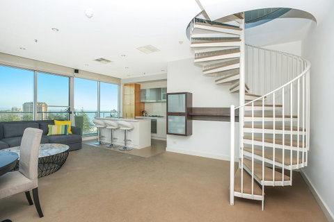 Glenelg Skyline Penthouse - Accommodation Rockhampton 18