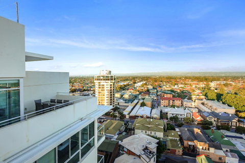 Glenelg Skyline Penthouse - Accommodation Rockhampton 17